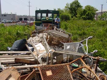 Trash_on_the_train